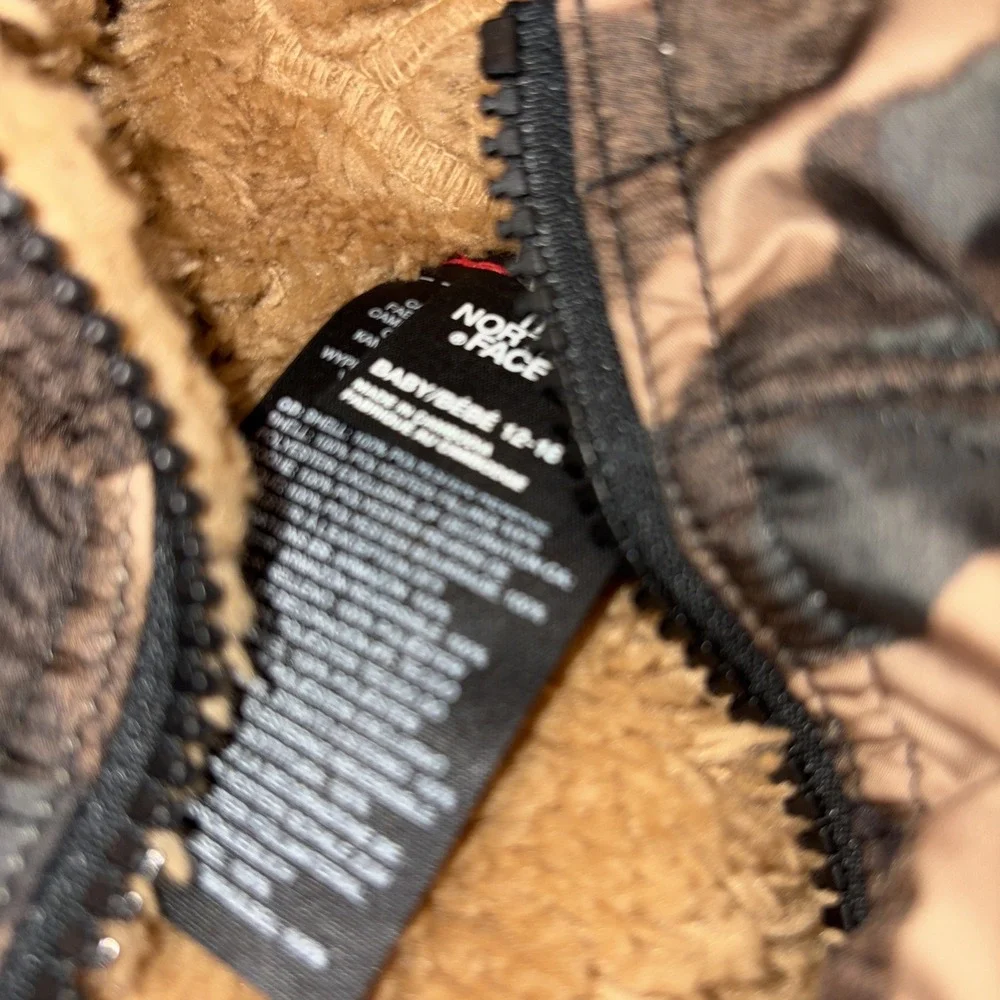 The North Face Camo Reversible‎ Mount Chimbo Jacket Infant 12-18 Months
